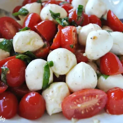 Fresh Tomato And Bocconcini Salad Recipe: A Perfect Summer Side Dish