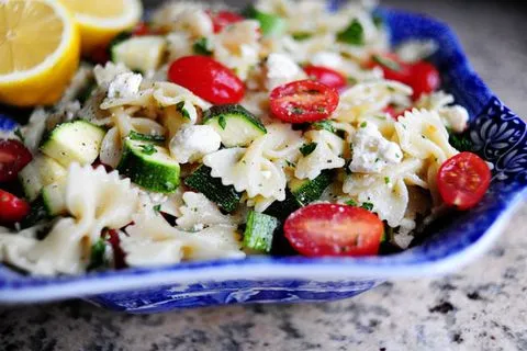 Fresh Tomato and Zucchini Macaroni Salad – Perfect Summer Recipe