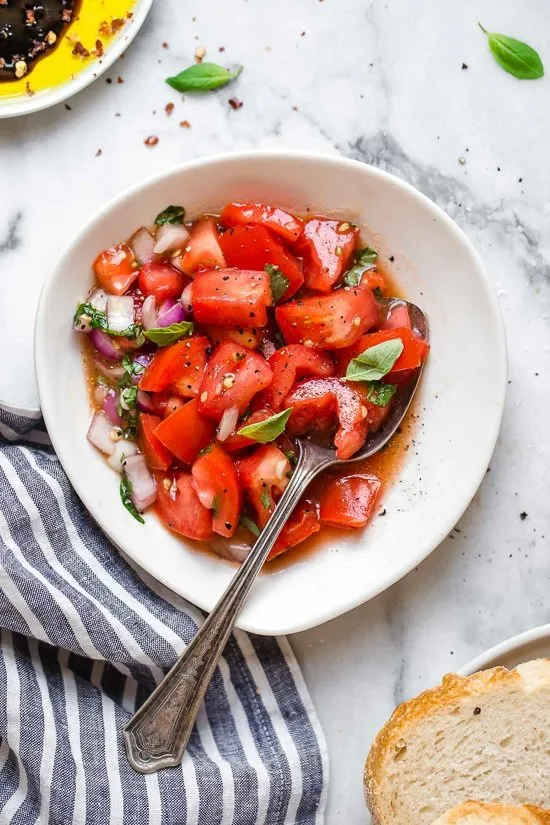 Fresh and Vibrant Summer Tomato Salad Recipe