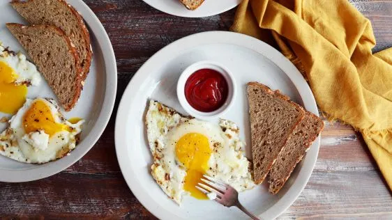 Fried Eggs With Onion Ukrainian