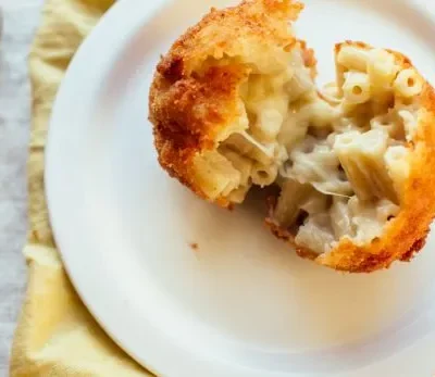 Fried Macaroni And Cheese Balls