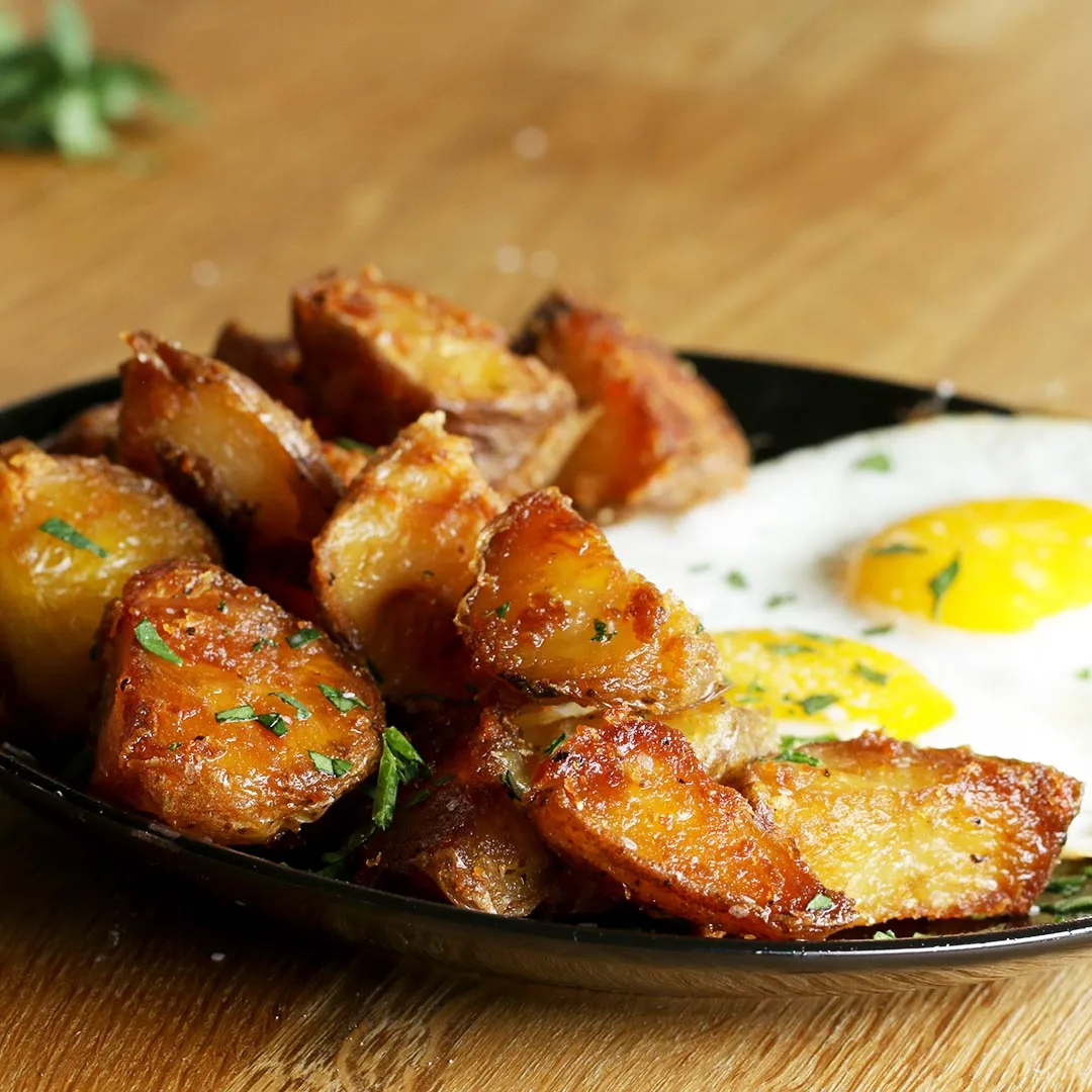 Garlic And Herb Roasted Potatoes And