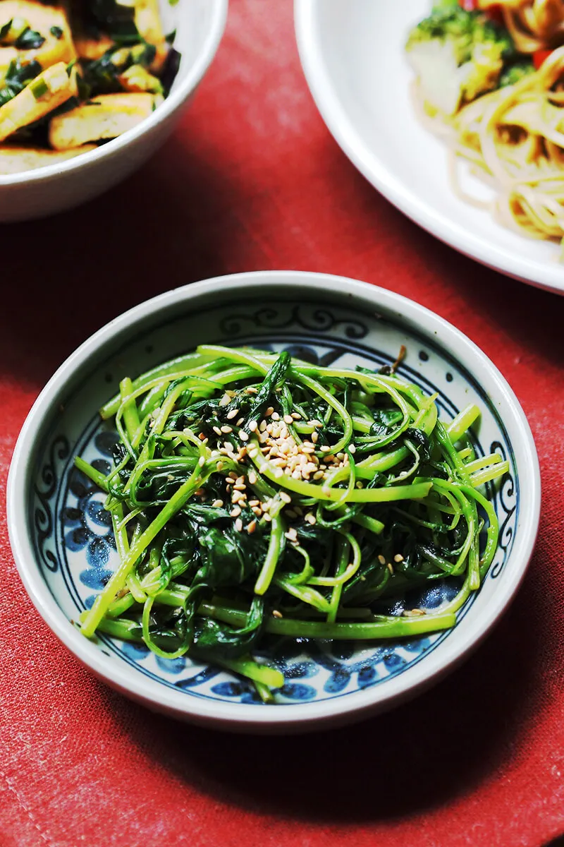 Garlic-Infused Spinach Stir-Fry: A Quick & Healthy Side Dish