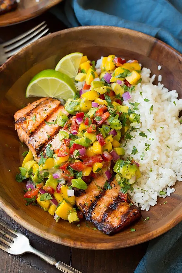 Garlic Lime Grilled Chicken With Mango Salsa