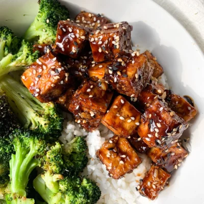 Garlic Sauce Tofu With Broccoli: A Vegan Delight