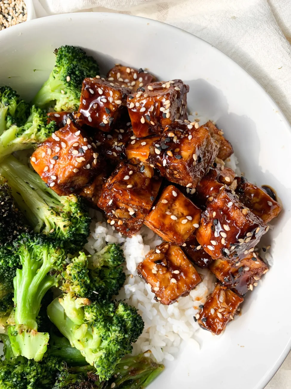 Garlic Sauce Tofu with Broccoli: A Vegan Delight