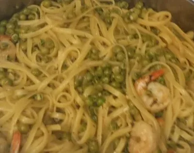 Garlic Shrimp And Peas With Linguine