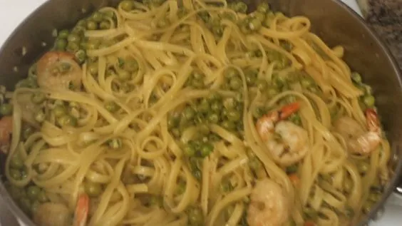 Garlic Shrimp And Peas With Linguine