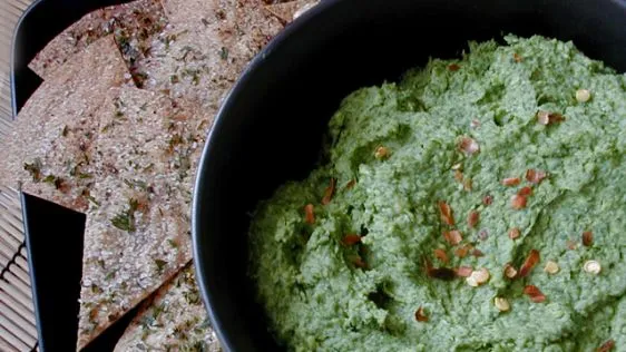 Garlic Spinach and Edamame Hummus Recipe: A Healthy Dip