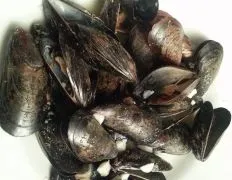 Garlic Steamed Mussels