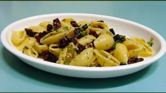 Garlic Sun-Dried Tomato Pasta