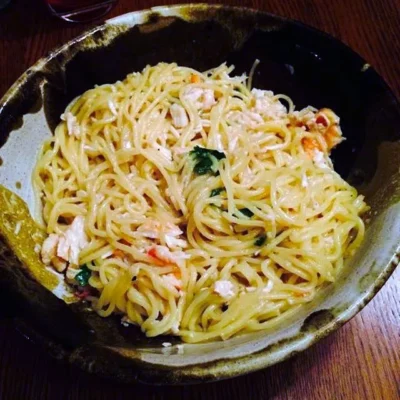 Garlicky Crab With Pasta