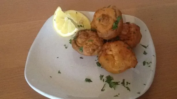 Garlicky Mushroom Pakoras