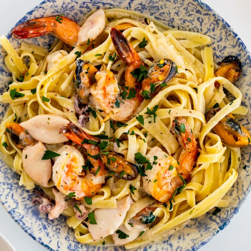 Garlicky Mussels In A Rich Lemon, Fresh Herb