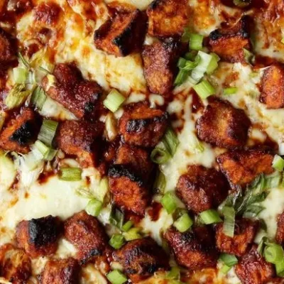 General Tsos Chicken Pizza