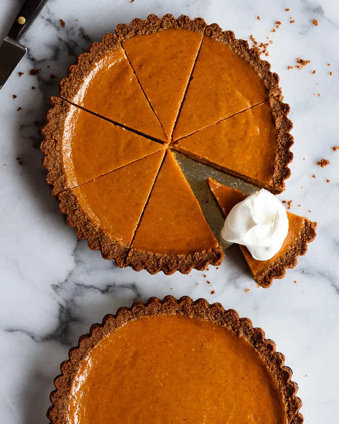 Gingersnap Crust Tofu Pumpkin Custard Delight