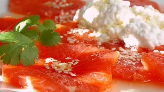 Grapefruit Power Breakfast: A Refreshing Pink Delight