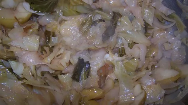 Green Cabbage And Apple Saut