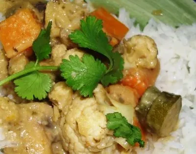 Green Coconut Curry With Vegetables