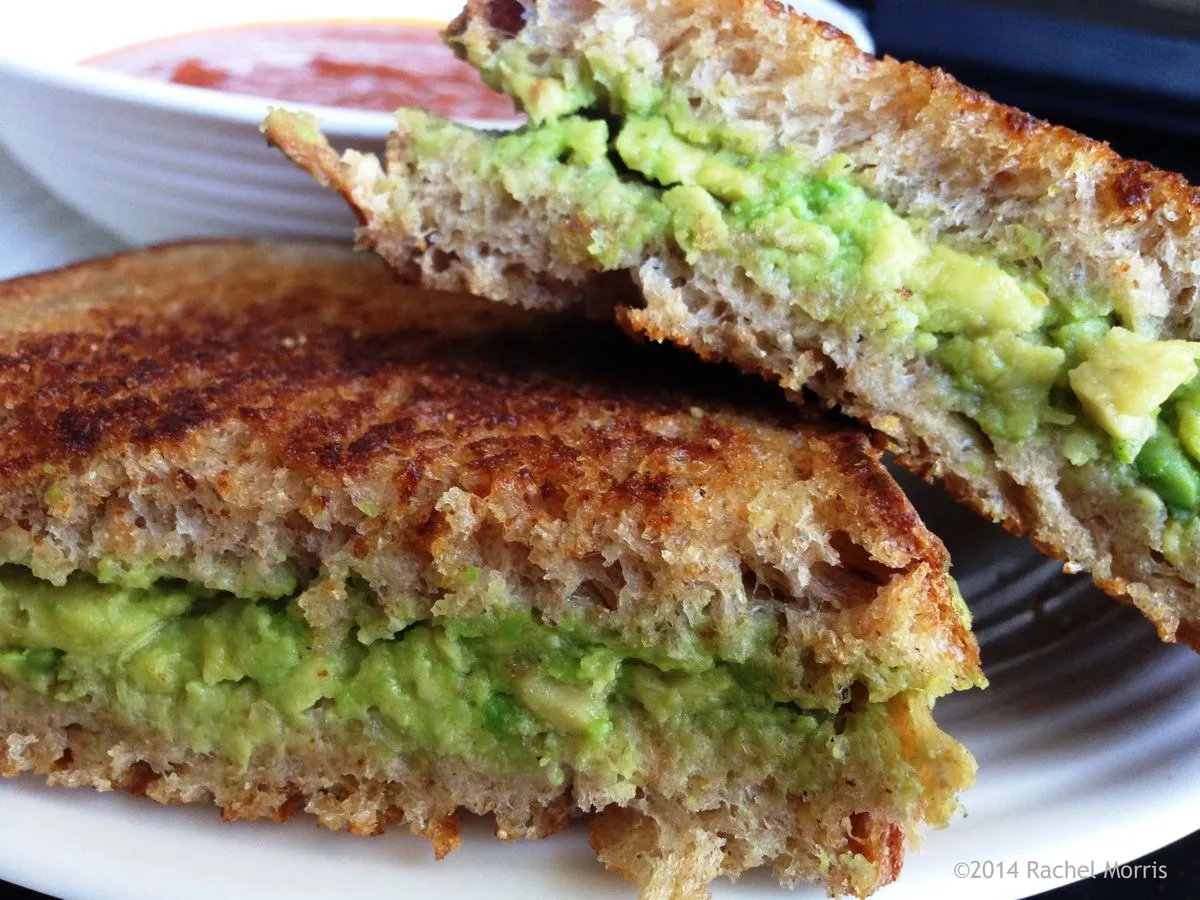 Grilled Avocado Sandwich With Garlic Spread