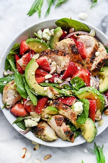 Grilled Chicken And Spinach Salad With Balsamic Vinaigrette