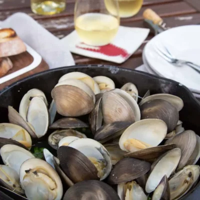 Grilled Clams With Garlic Butter