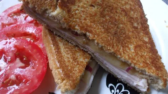 Grilled Ham And Cheddar Sandwich