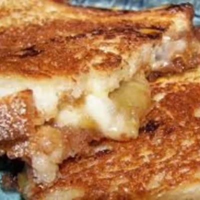 Grilled Havarti Sandwich With Spiced Apples