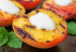 Grilled Rum Peaches With Mascarpone