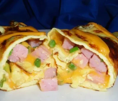 Ham And Cheese Omelet Roll