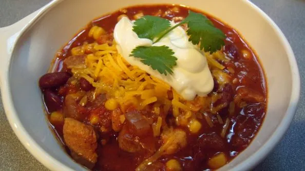 Healthy Slow Cooker Chicken Chili Recipe – Weight Loss Friendly