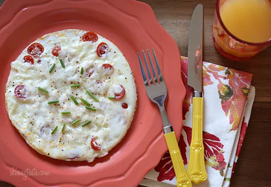 Healthy Tomato and Mozzarella Egg White Omelette Recipe