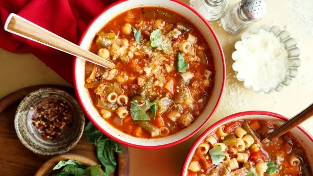 Hearty Italian Minestrone Soup: A Classic Recipe