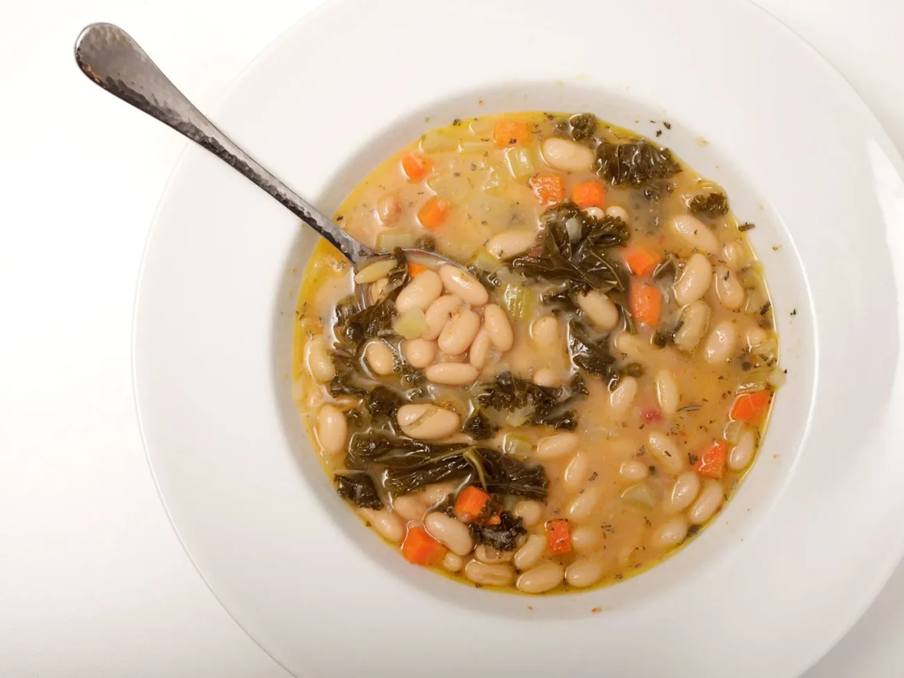 Hearty Tuscan-Style White Bean Soup Recipe