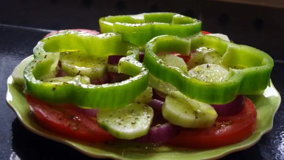 Heirloom Tomato and Caramelized Sweet Onion Salad Recipe