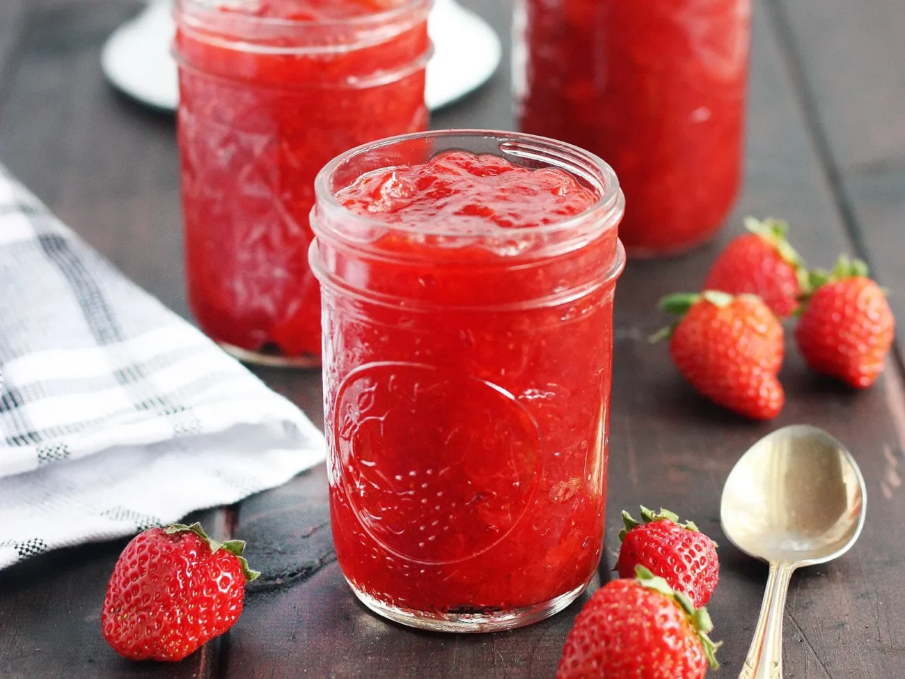 Homemade Strawberry Jam with Natural Pectin Boost