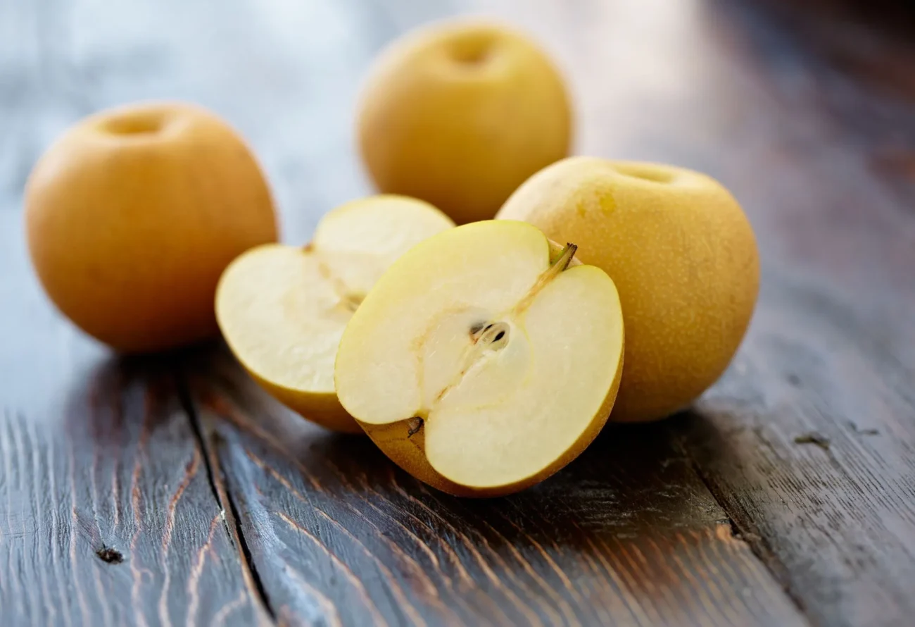 Honey-Drizzled Steamed Pears: A Simple, Elegant Dessert Recipe