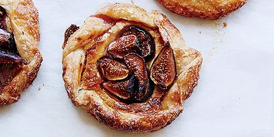 Honeyed Figs With Sweet Red Wine And