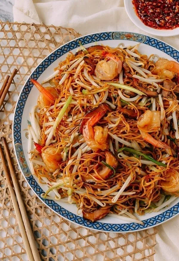 Hong Kong Style Chicken Chow Mein