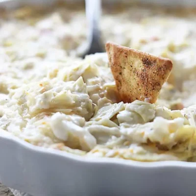 Hot And Cheesy Crab And Artichoke Dip