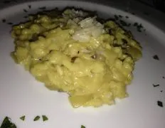 I absolutely love risotto. So my recipes would not be complete with out at least one recipe for risotto. This is the easiest one i’ve ever made.