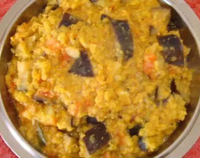 Indian Dhal With Tomato And Aubergine