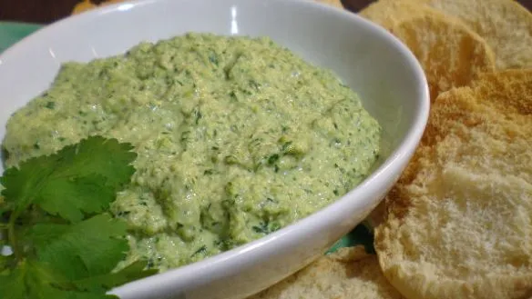 Jade Hummus With Pita Crisps