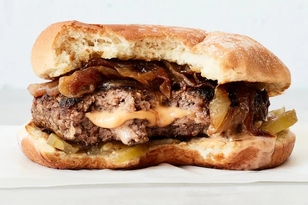 Jucy Lucy Cheeseburger