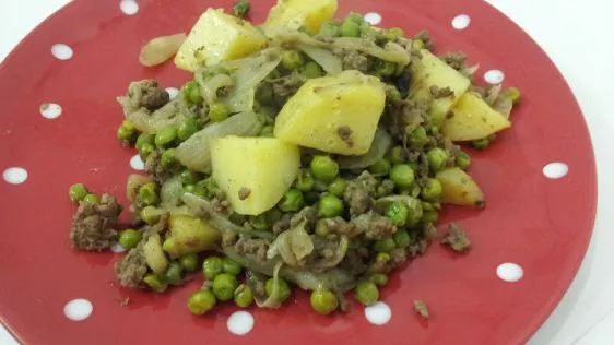 Kheema With Potatoes And Peas