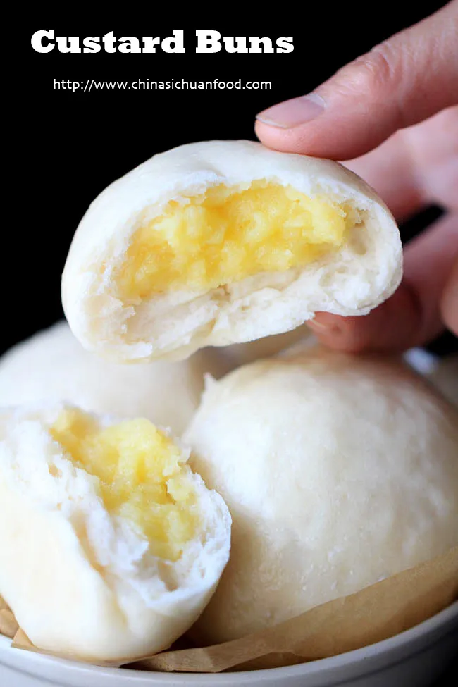 Lai Wong Bao Custard Bun