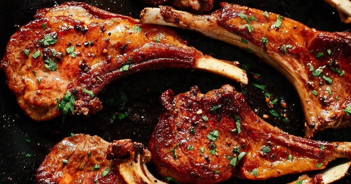 Lamb Chops With Peppercorn & Garlic Paste