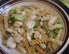 Lemon-Garlic Chicken And Broccoli Pasta Recipe