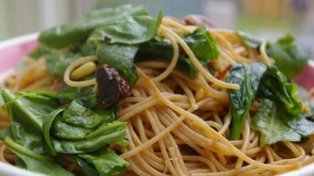 Lemon Linguine With Spinach And Crispy