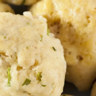 Light And Fluffy Chicken Matzoh Balls